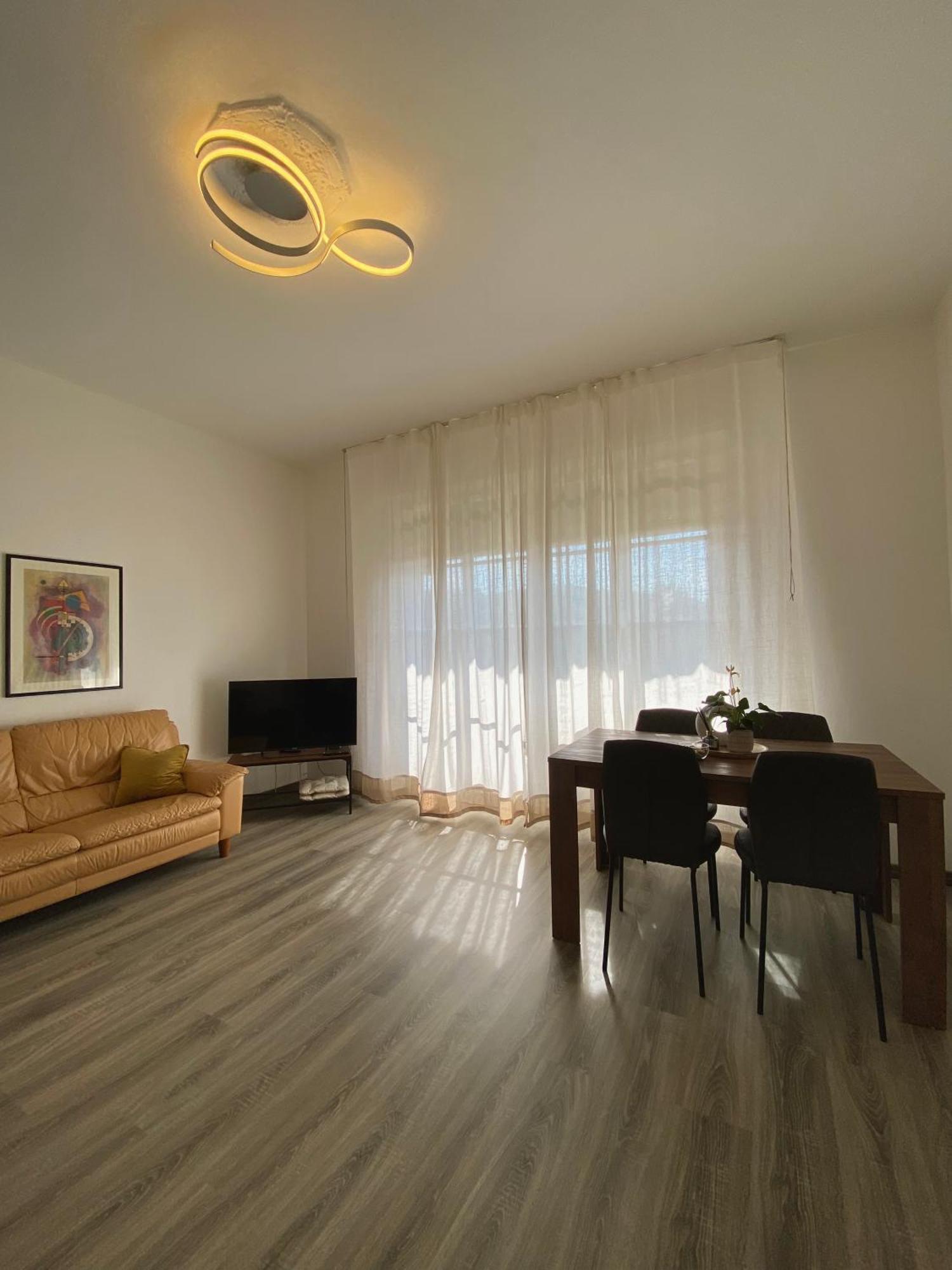 Casa Sara Como Lake Parcheggio Interno Privato Cernobbio Ngoại thất bức ảnh