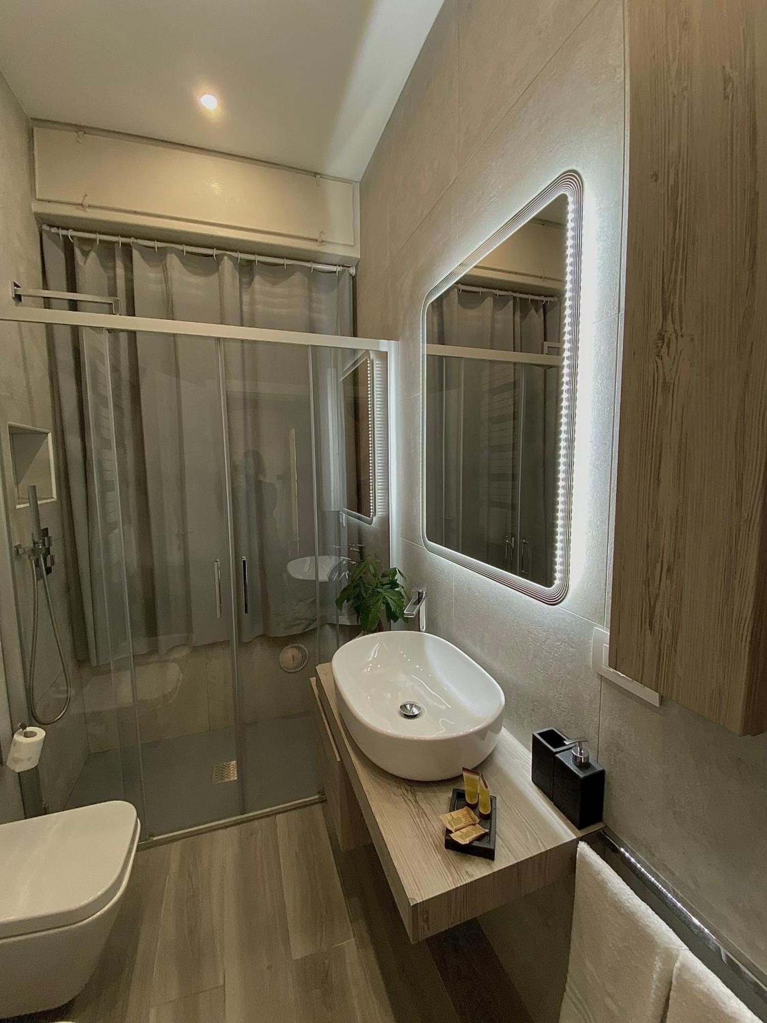 Casa Sara Como Lake Parcheggio Interno Privato Cernobbio Ngoại thất bức ảnh